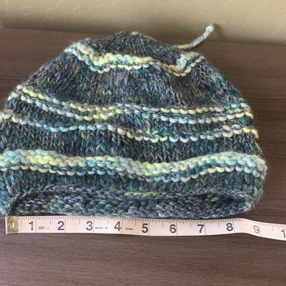 Knit Blue and Green Beanie Cap Hat - Picture 7 of 7